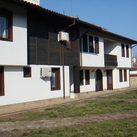 Family Hotel Elegance Arbanasi Exterior photo
