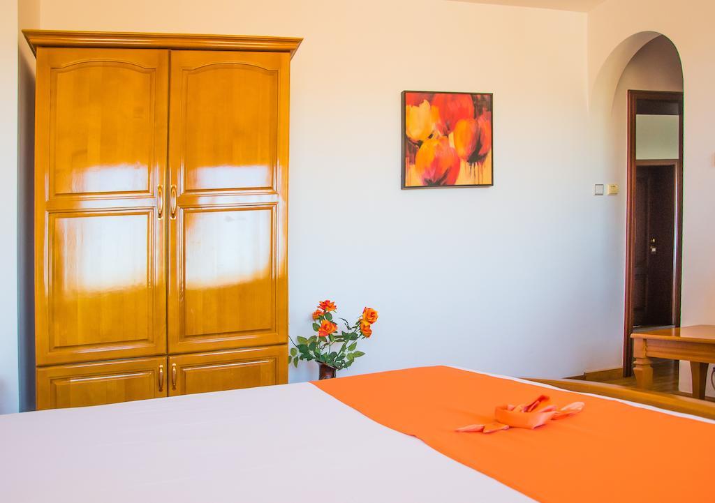 Family Hotel Elegance Arbanasi Room photo