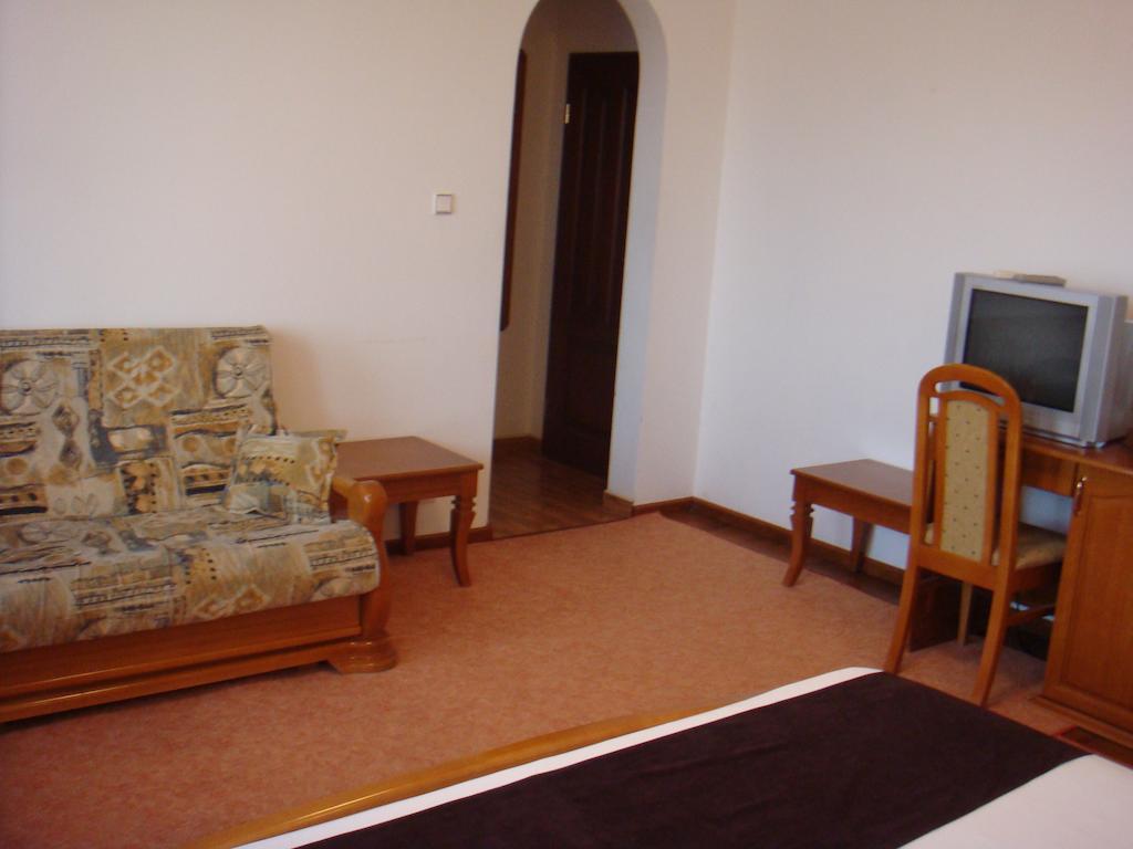 Family Hotel Elegance Arbanasi Room photo
